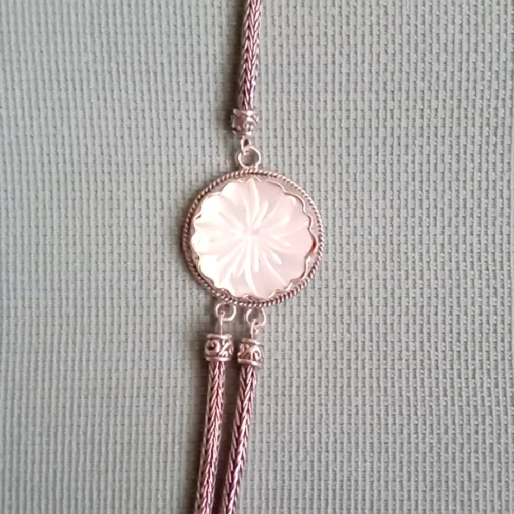 BALI LEGACY WHITE MOTHER OF PEARL CARVED FLOWER NECKLACE - Picture 5 of 9